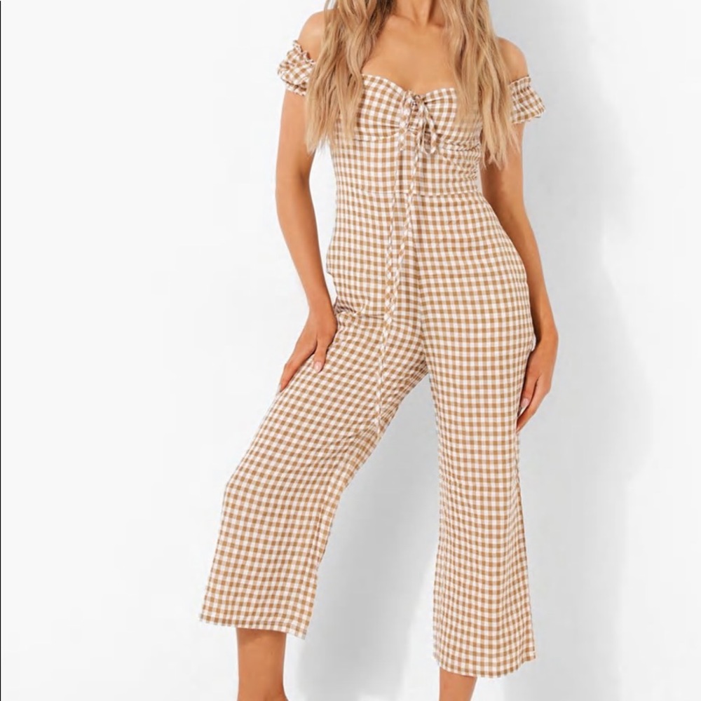 Gingham jumpsuit beige and white